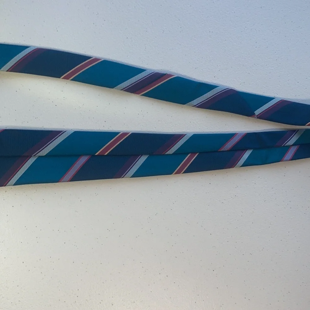 Vintage 80s multicolored striped tie
